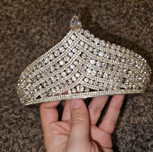 Wedding crown - Picture 7 of 8